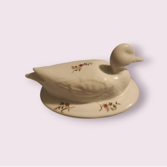 Cordon Bleu The Frieda Collection Covered Casserole Baking Dish Duck on Lid - Picture 2 of 7